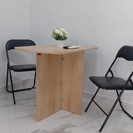 Little Apartamento *